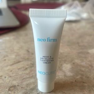 NeoCutis Neo Firm Neck & Décolleté Cream, 18 samples .14oz/4ml, brand new